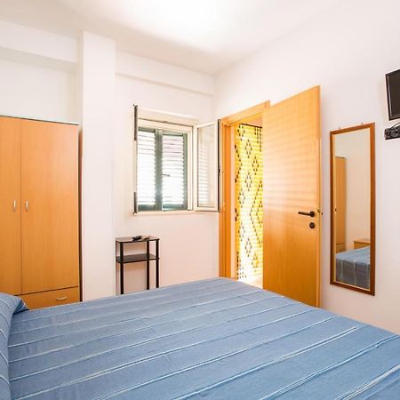 One Love Apartments Lupetto Exterior photo